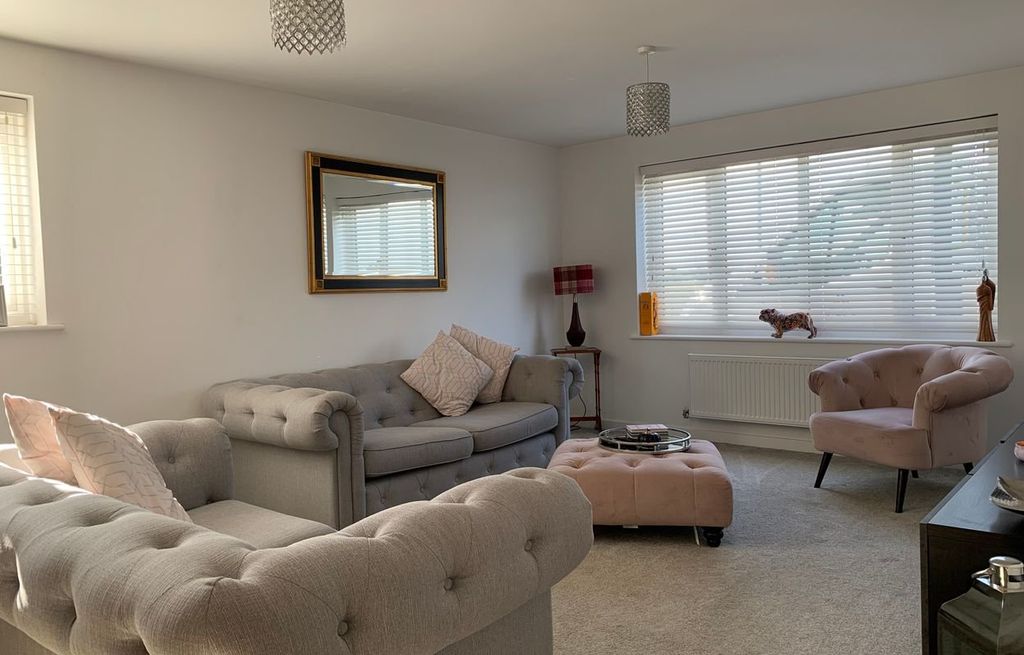 Property photo 2 of 13 Picture 2