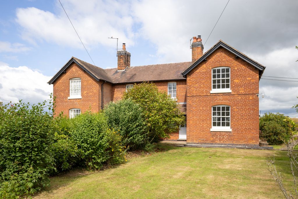 Property photo 2 of 24 1 Corra 070725-101