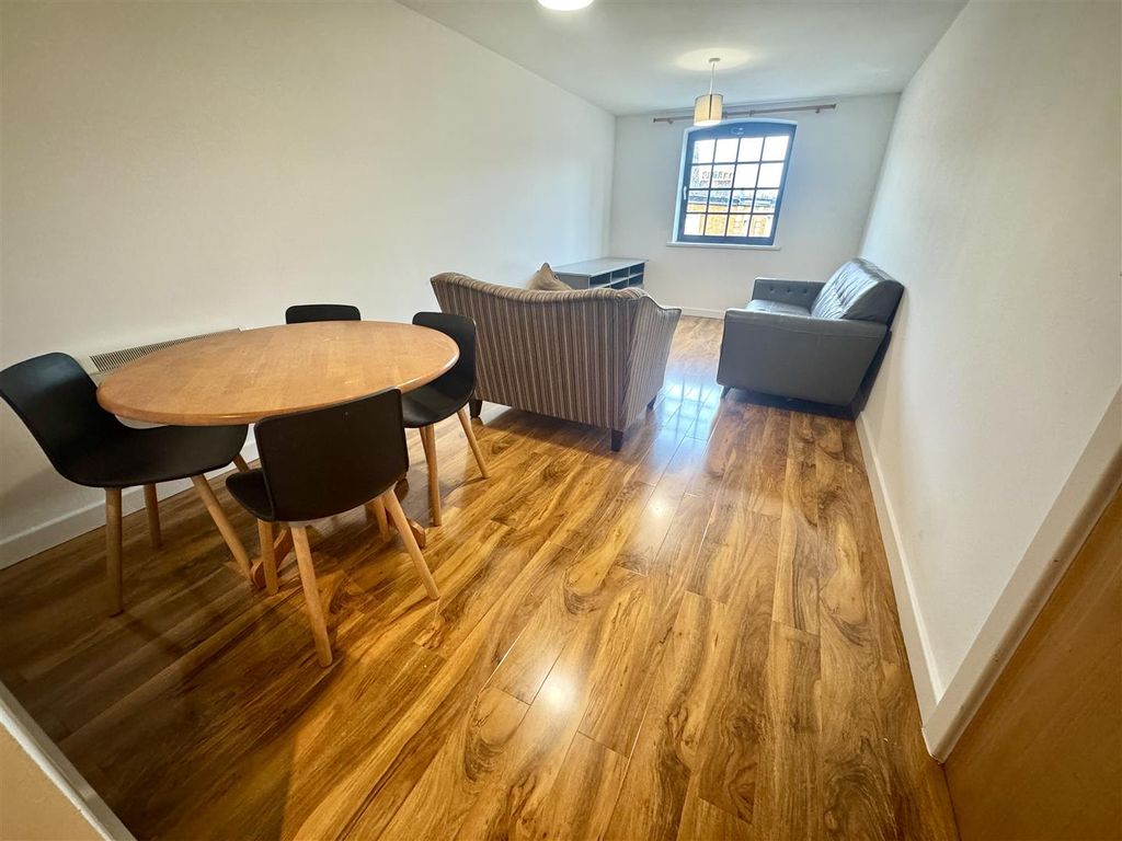 Property photo 2 of 5 Tempimagec9S0Dn.Jpg