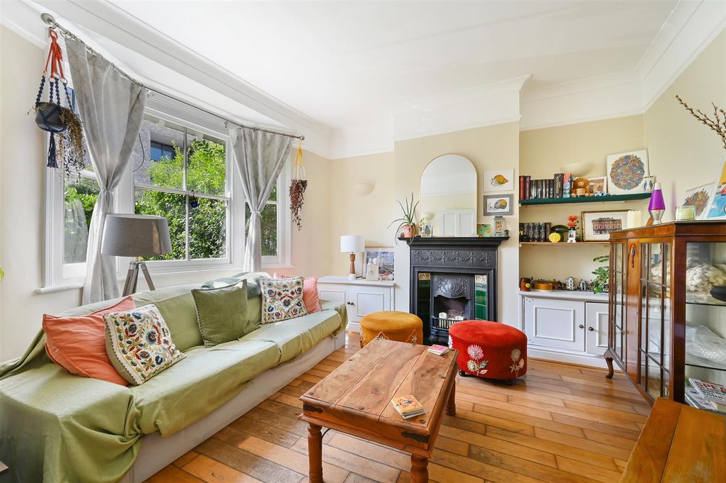 Property photo 2 of 7