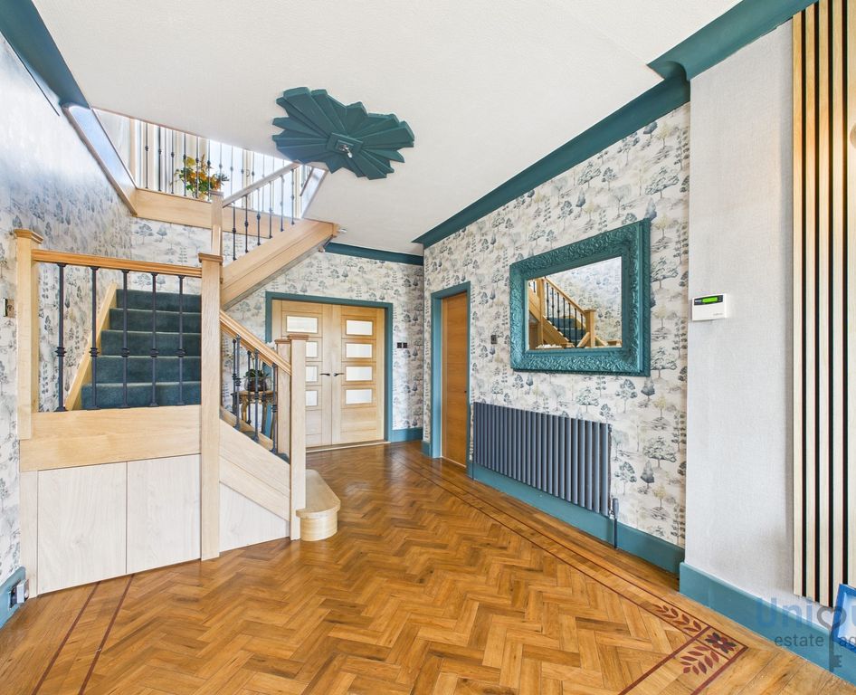 Property photo 2 of 30