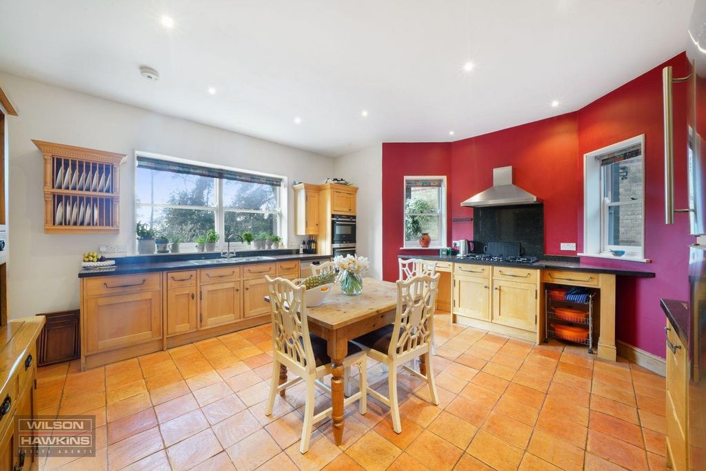 Property photo 2 of 31 Holm Oak, Mount Park Avenue - Ycqod9Gonp02Hnuf5Qo5