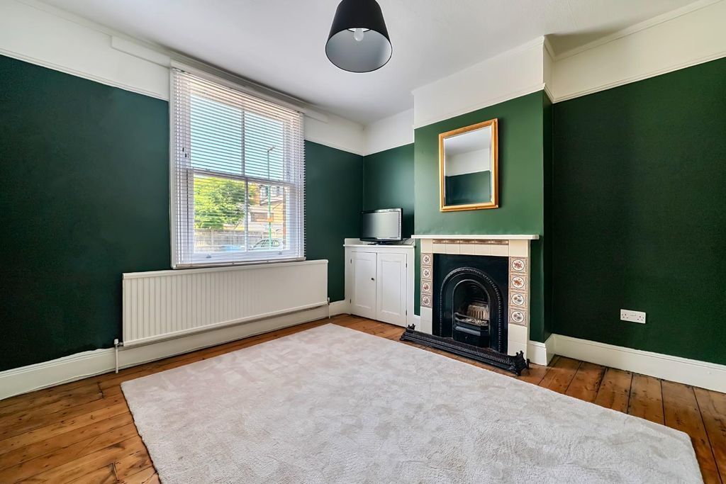 Property photo 2 of 11