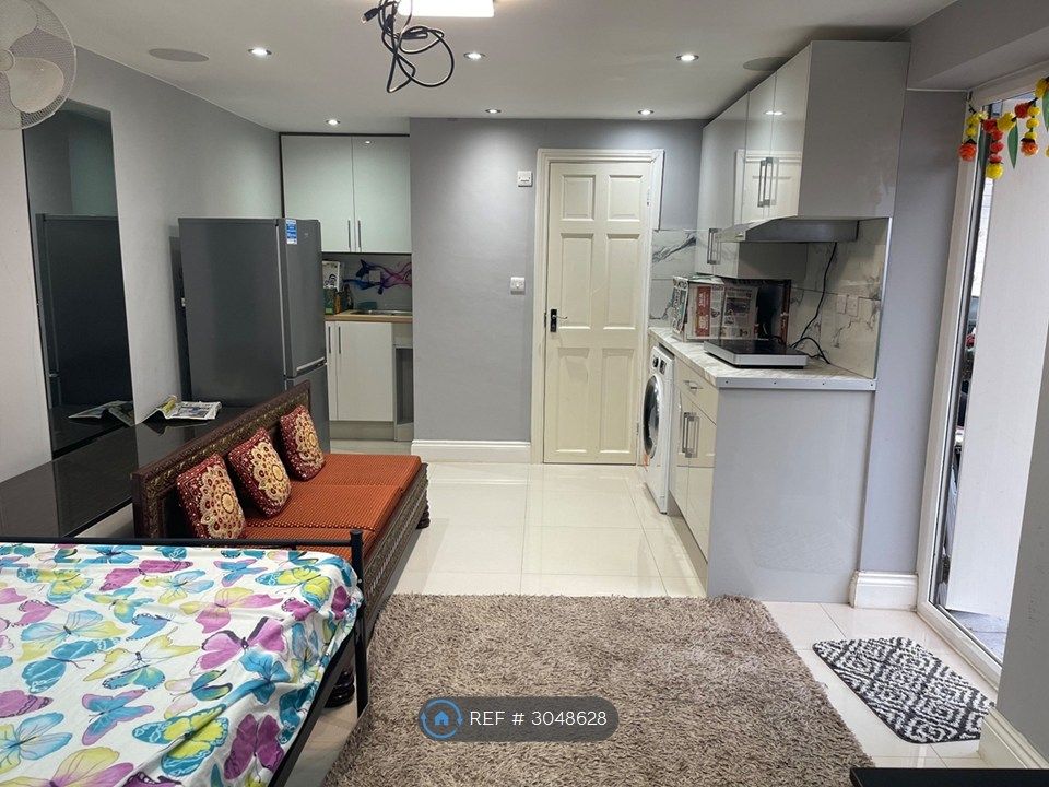 Property photo 1 of 3