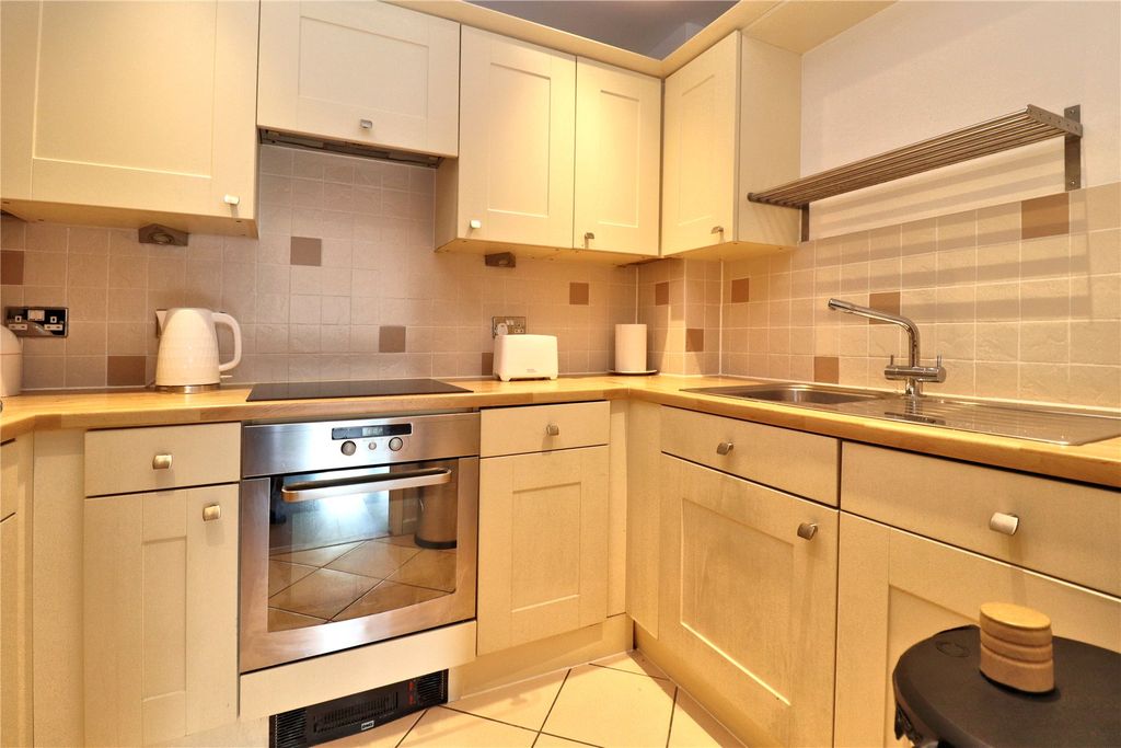 Property photo 2 of 7 Picture No. 20