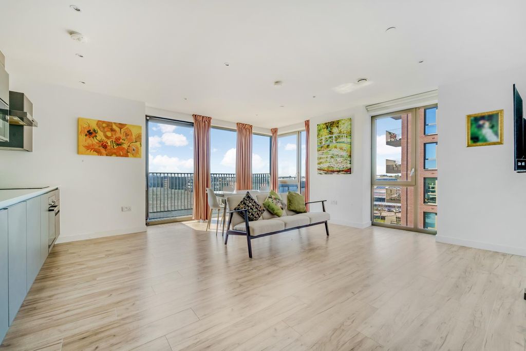 Property photo 2 of 11