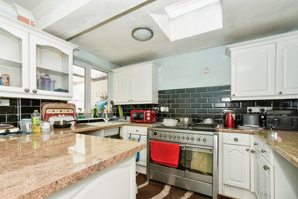 Property photo 2 of 17 Pbox-Img.Jpg