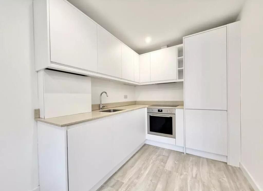 Property photo 2 of 4 E642049F261B43A06E4E7dc26Fd4E83d