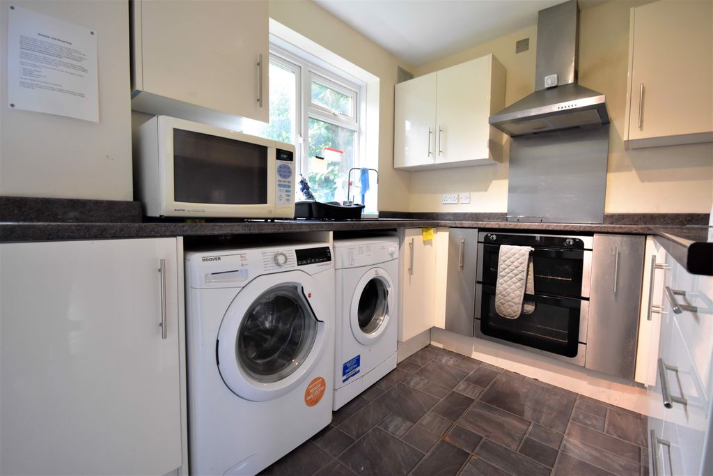 Property photo 3 of 12 Photo 9