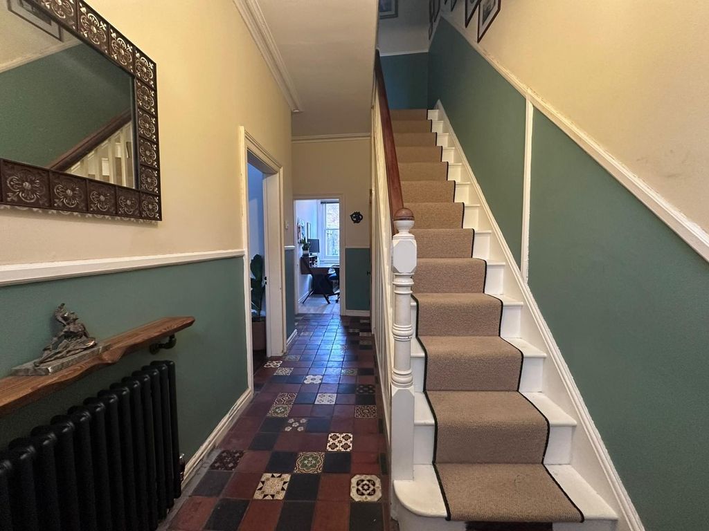 Property photo 2 of 18 Picture No. 30