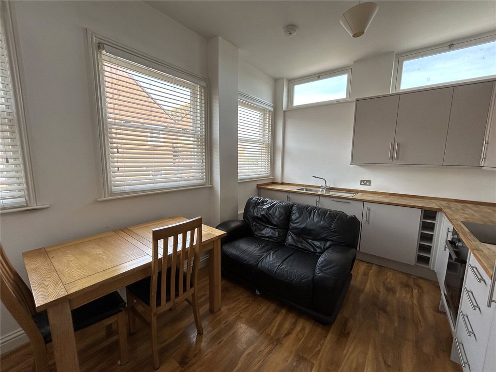 Property photo 3 of 6 Picture No. 32