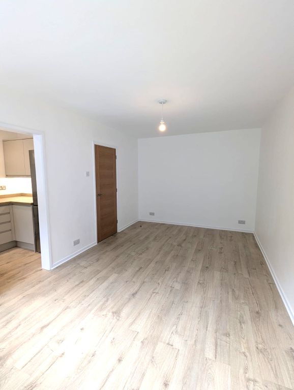 Property photo 2 of 10 36A06cc9-1A3B-4A7E-987A-208c39A15Cdf