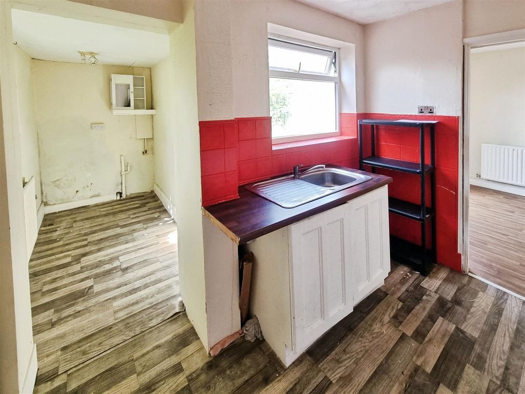Property photo 3 of 14 84683274-Image0012.Jpg