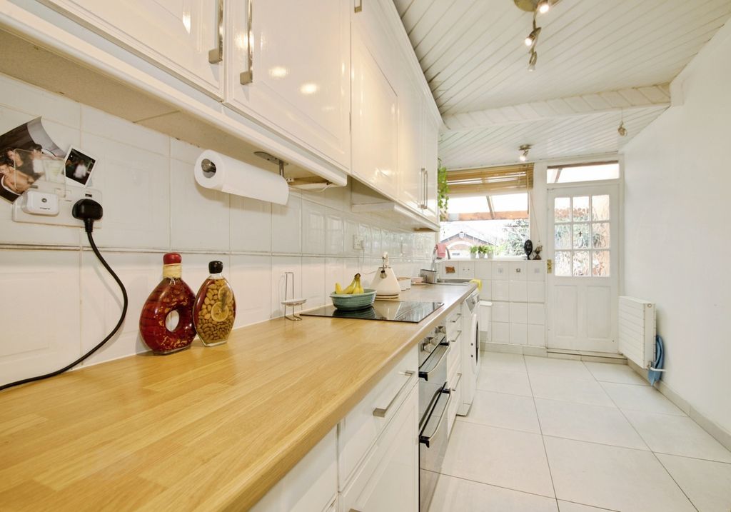 Property photo 3 of 17 Pbox-Img.Jpg