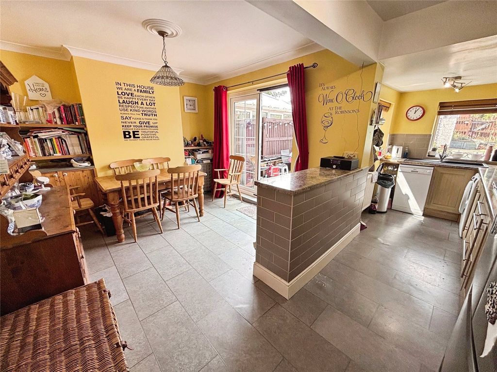 Property photo 3 of 16 Open Plan Kitchen