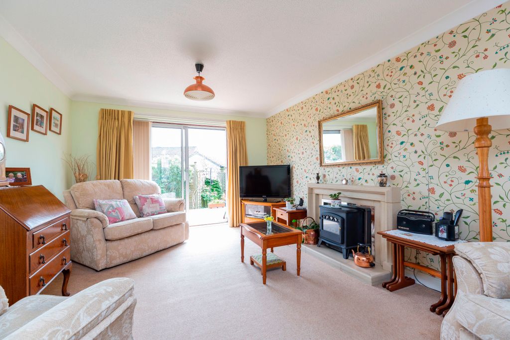 Property photo 3 of 12