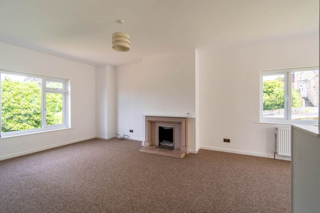 Property photo 2 of 24
