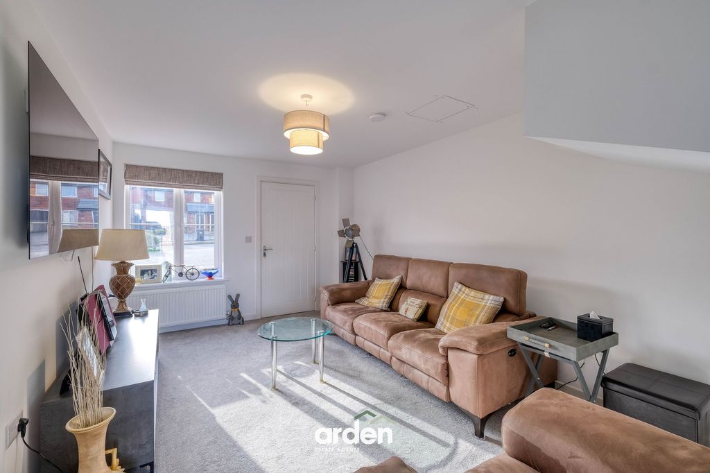 Property photo 2 of 11