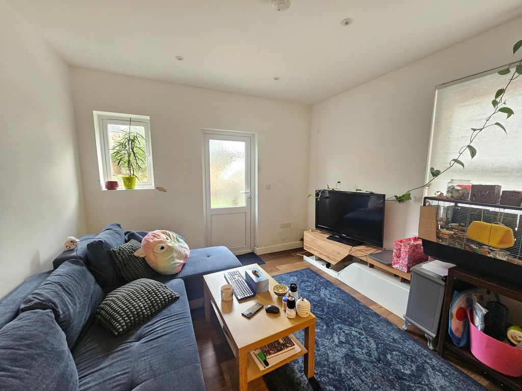 Property photo 1 of 5 Living Room