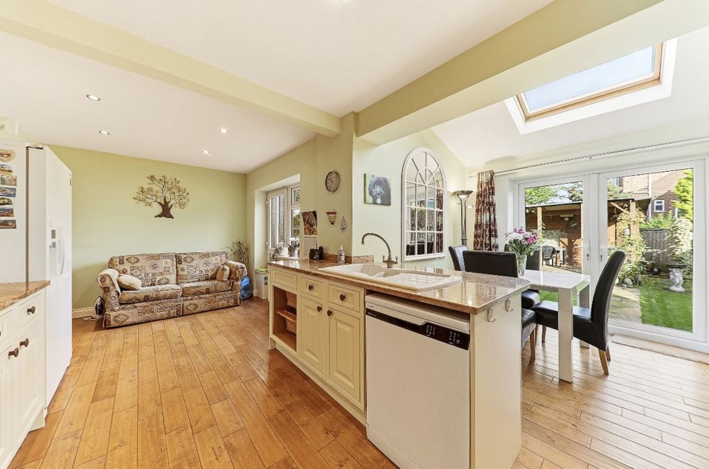 Property photo 2 of 19