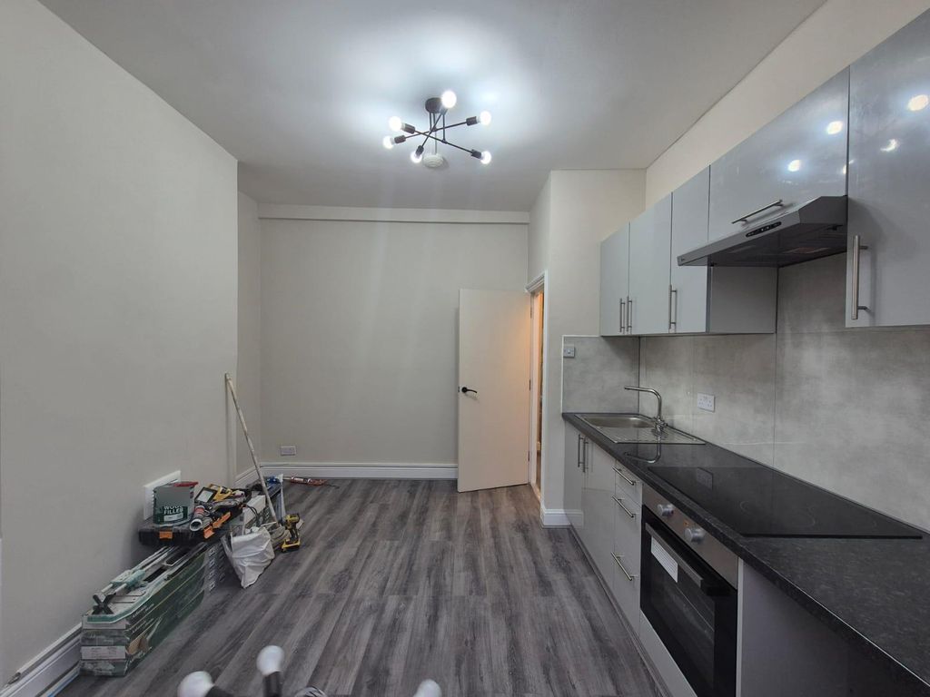 Property photo 2 of 10 Photo 1