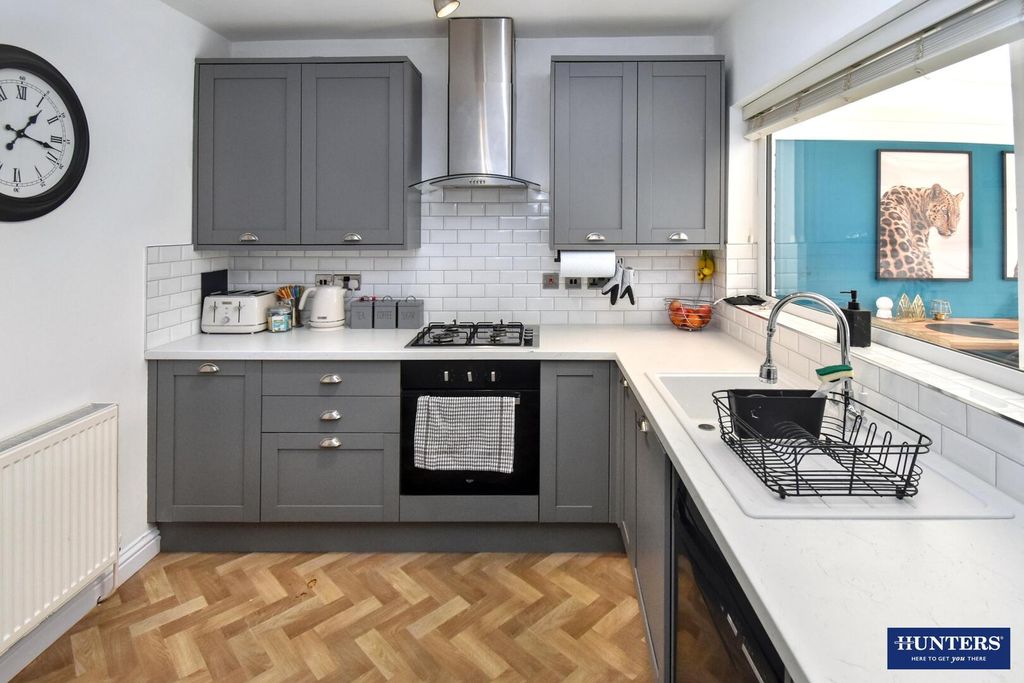 Property photo 2 of 14 Kitchen