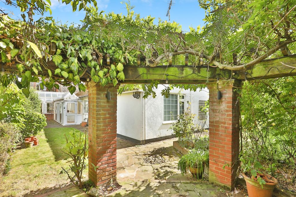 Property photo 2 of 21