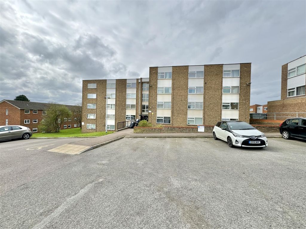 Property photo 2 of 6 Front Of Building