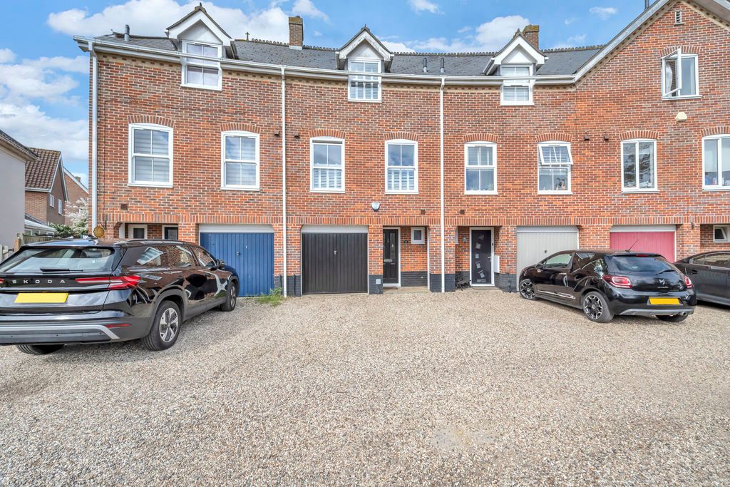 Property photo 1 of 20 Front