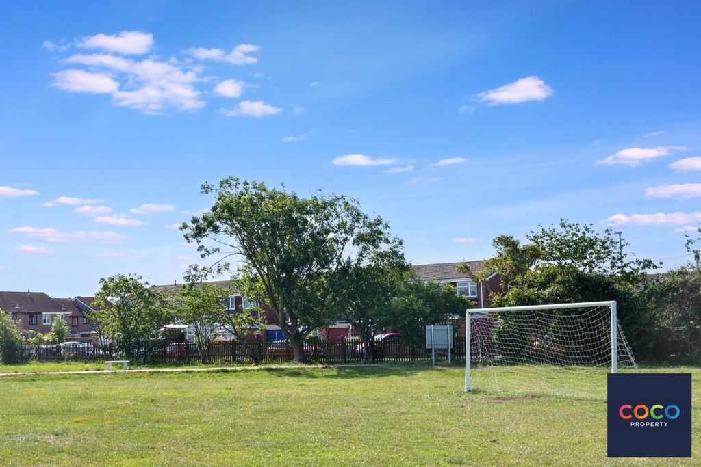 Property photo 2 of 6 5272581
