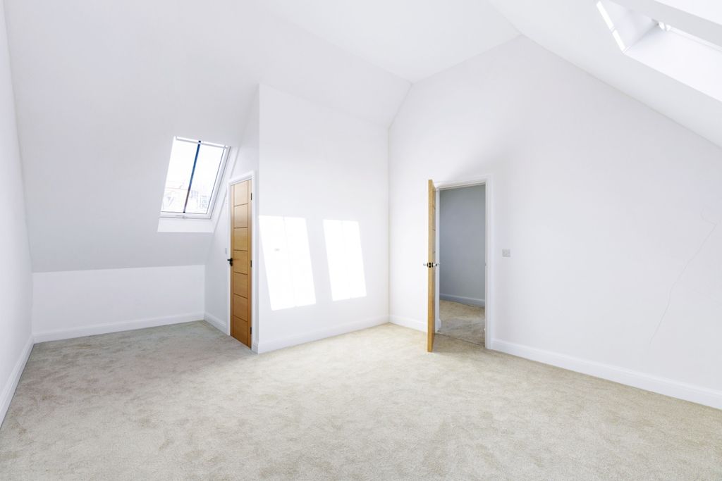 Property photo 3 of 17 4877902