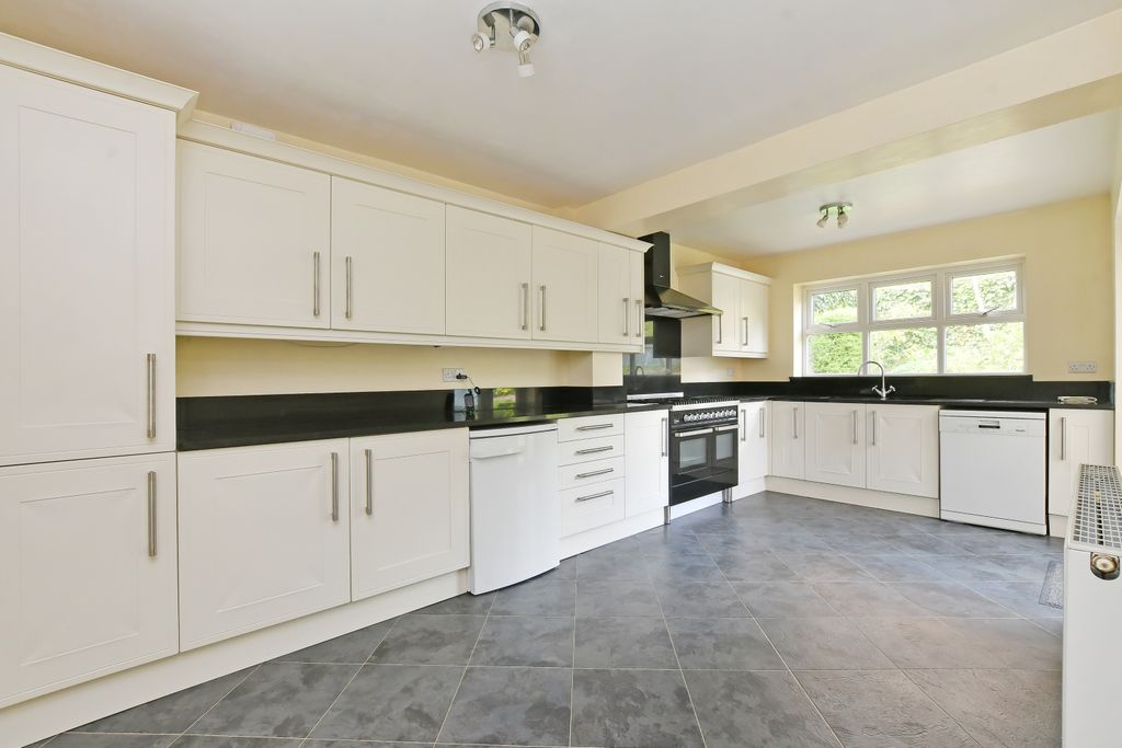 Property photo 3 of 24 Kitchen