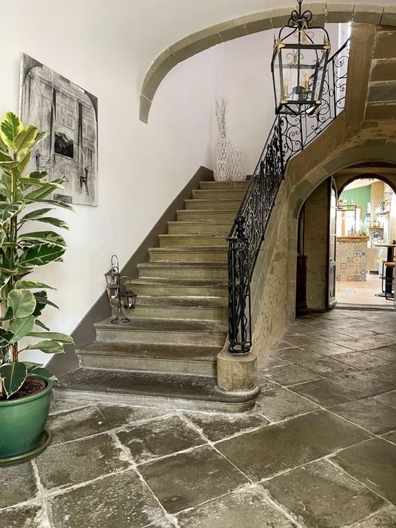 Property photo 3 of 31