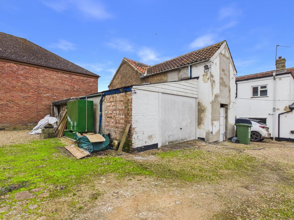 Property photo 3 of 15