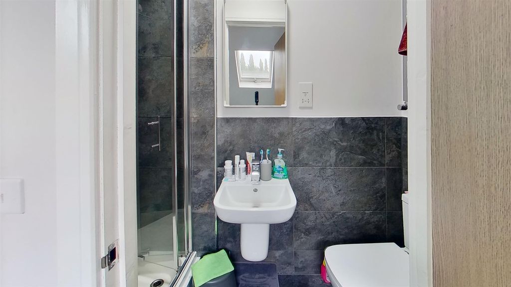 Property photo 2 of 9 209-Umberslade-Road-