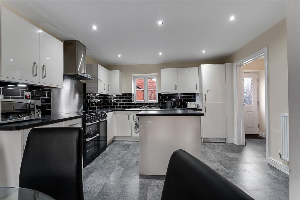 Property photo 3 of 26