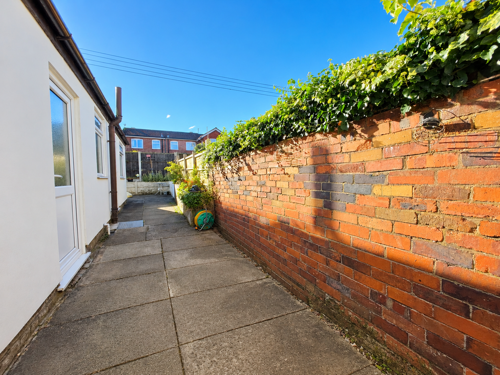 Property photo 3 of 28