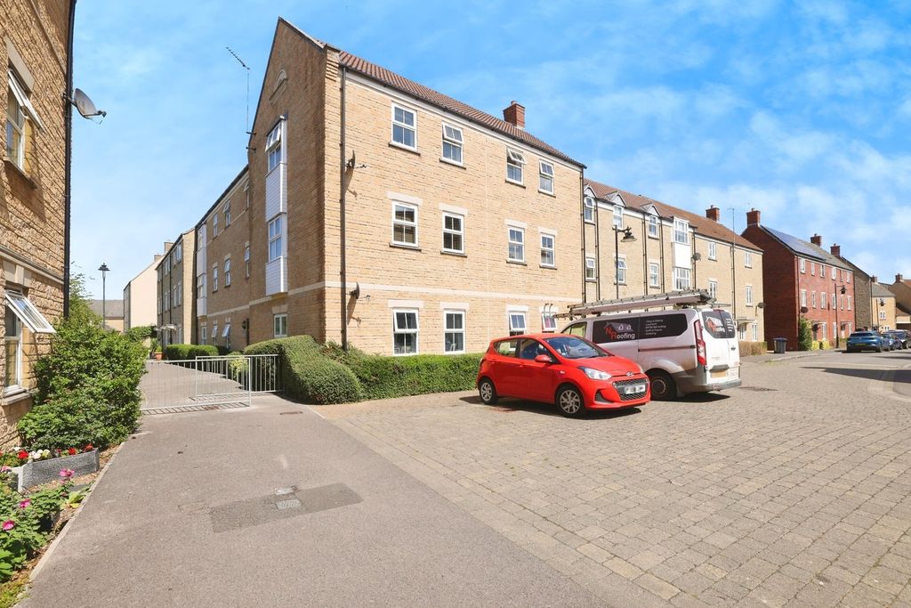 Property photo 1 of 16