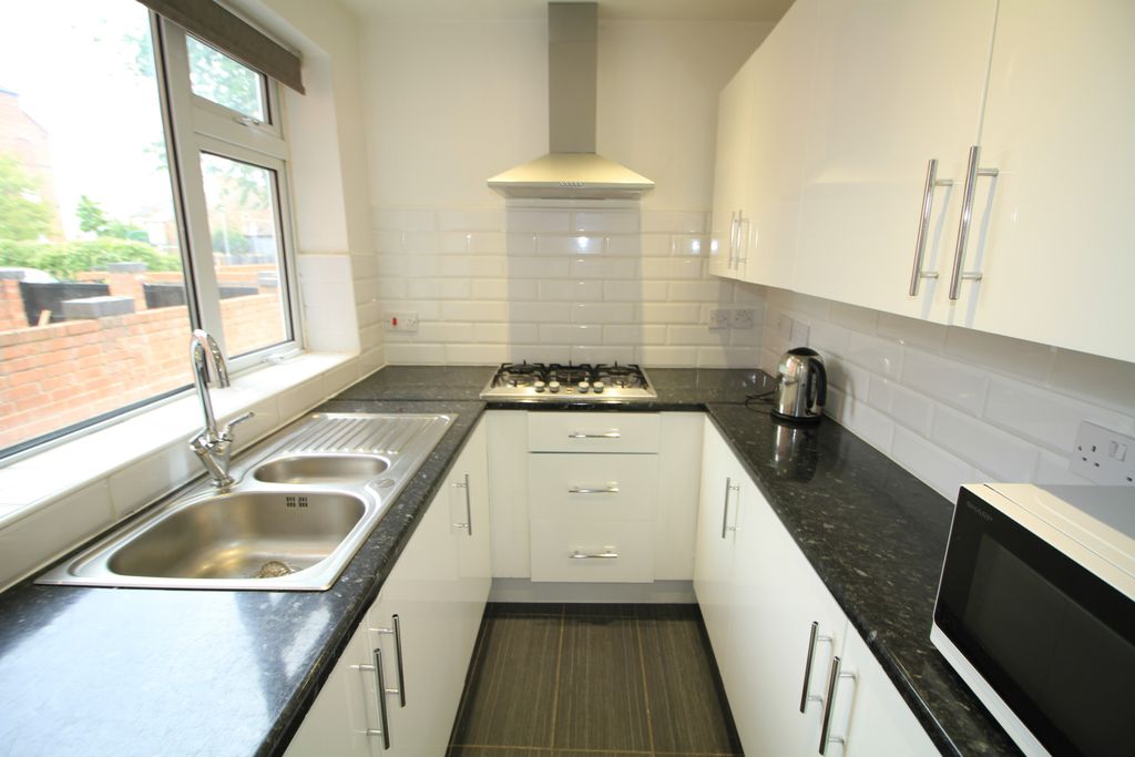 Property photo 2 of 17