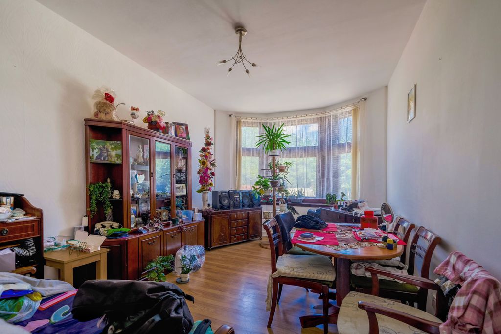 Property photo 2 of 26