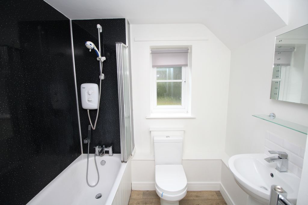 Property photo 3 of 5 Bathroom