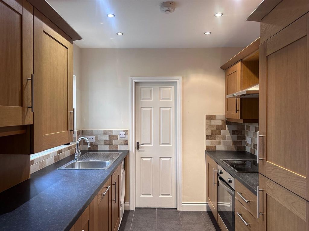 Property photo 2 of 8 Kitchen.Jpg