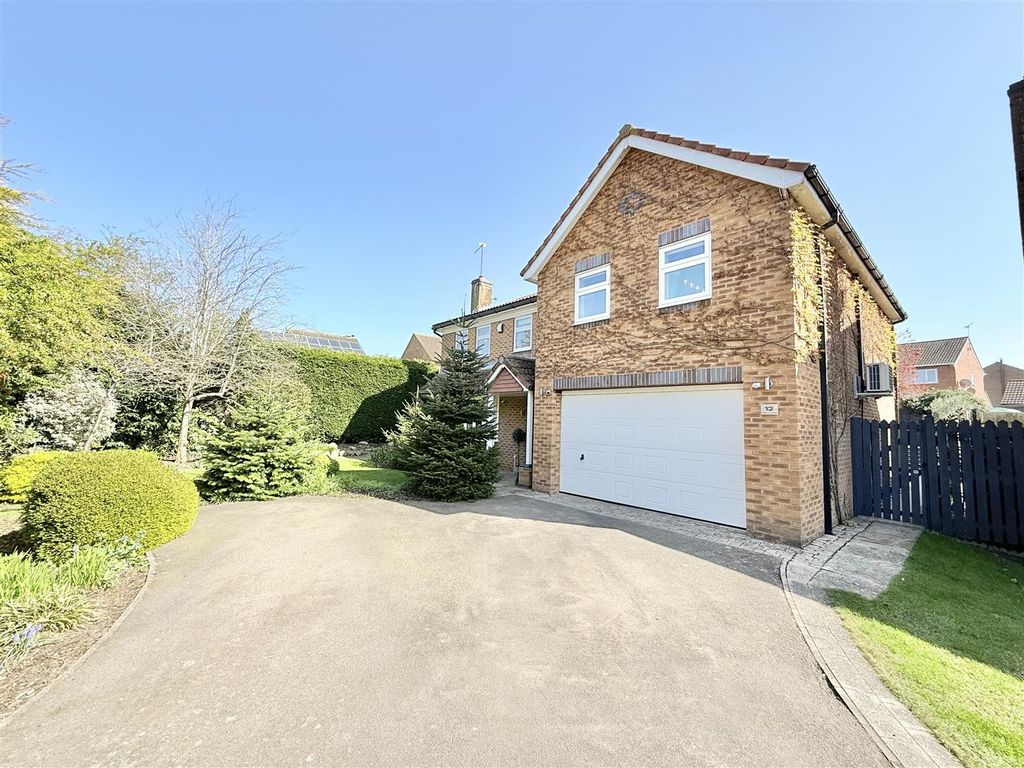 Property photo 1 of 35 Exterioer