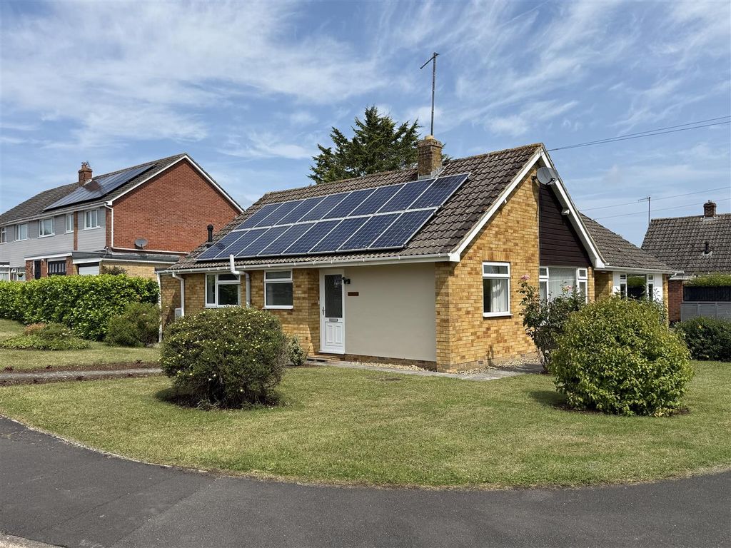 Property photo 1 of 17
