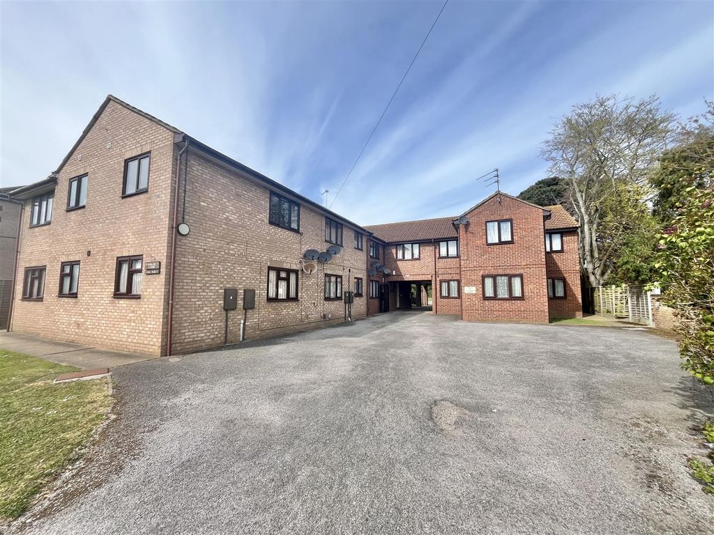 Property photo 1 of 15 Outside Front