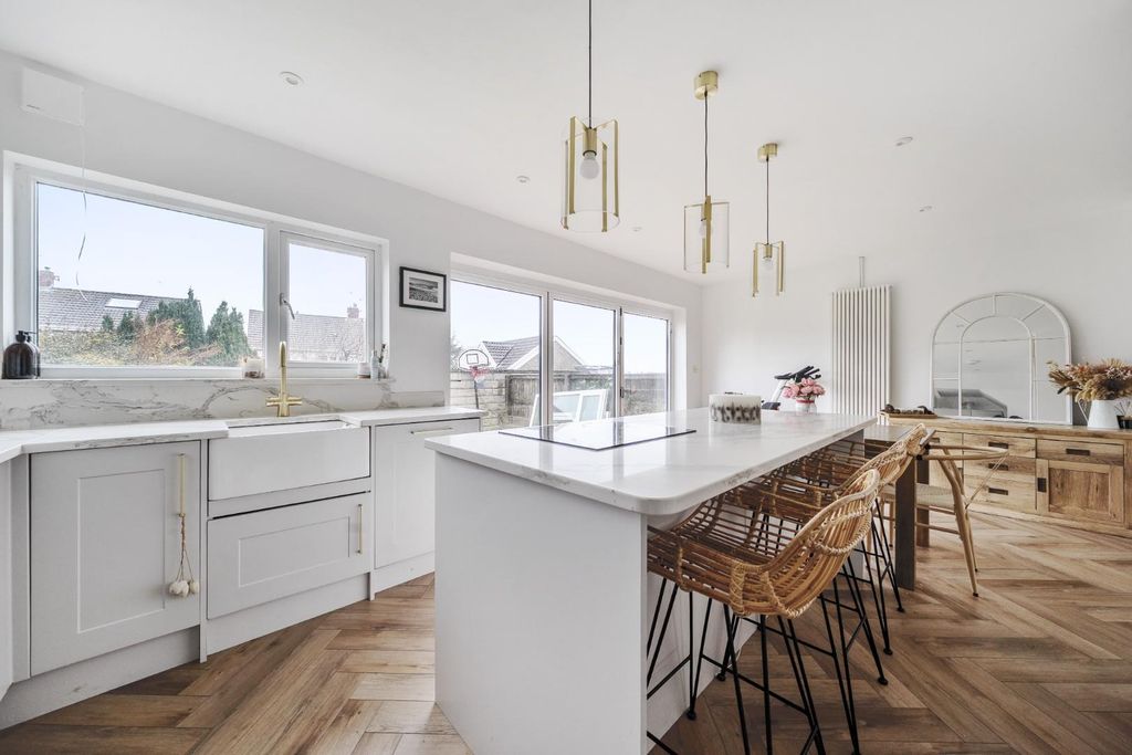 Property photo 1 of 25 1382434-7-692882Eb76894.Jpg