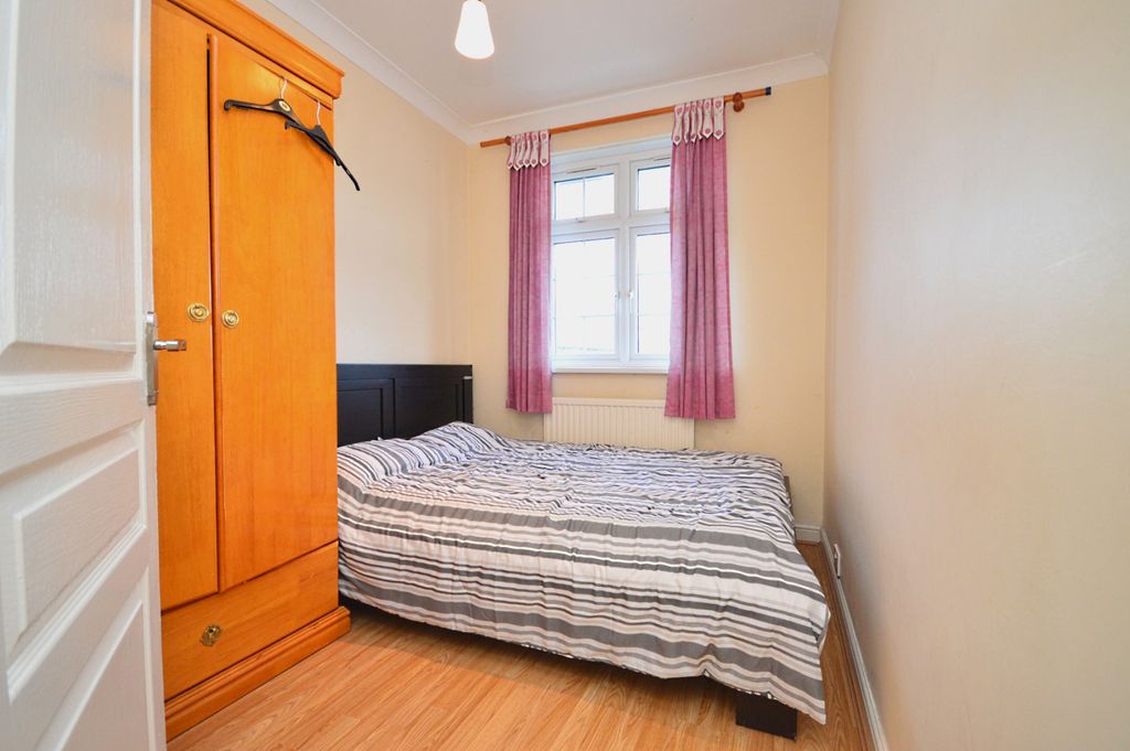 Property photo 3 of 8 Gallery