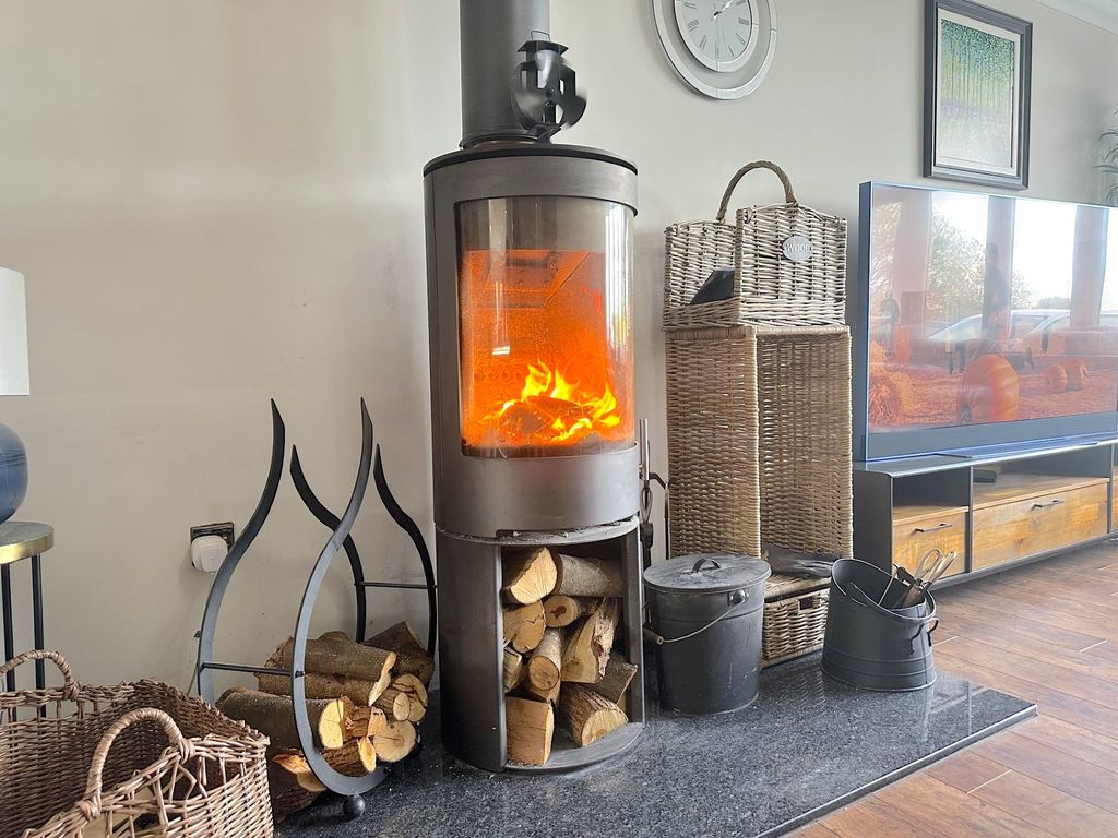 Property photo 3 of 36