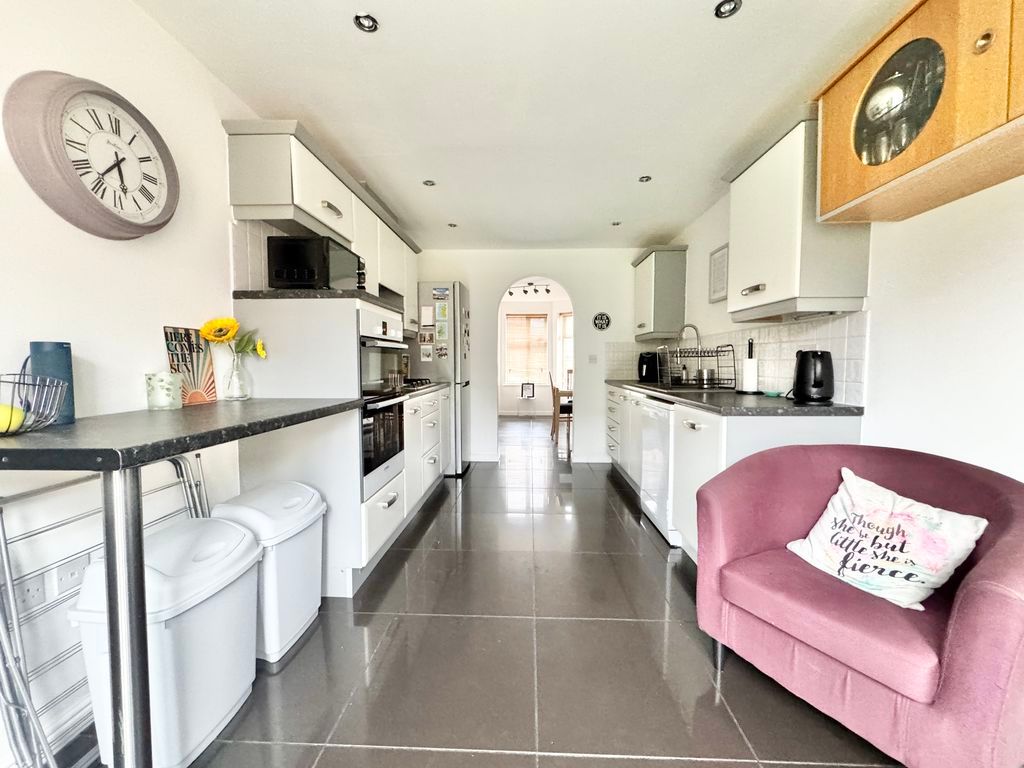 Property photo 3 of 18 Photo 6