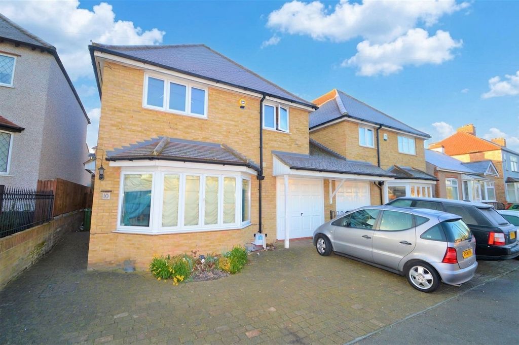Property photo 1 of 11
